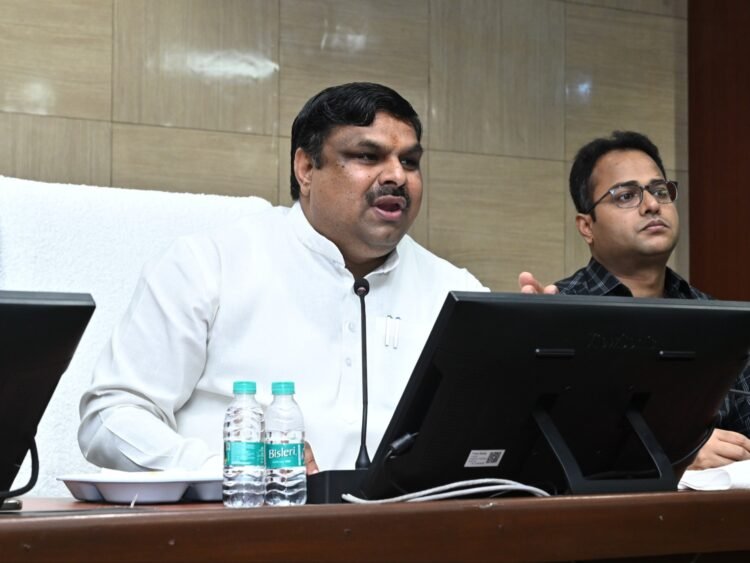 स्कूलों को अपना नहीं मानते शिक्षक-प्राचार्य, यही शिक्षा व्यवस्था की सबसे बड़ी समस्या: मंत्री गजेंद्र यादव