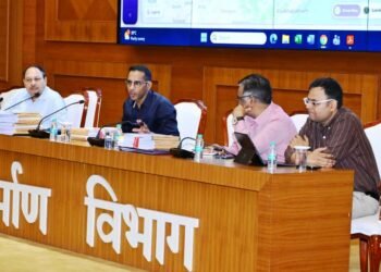 लोक निर्माण विभाग के सचिव ने सड़क एवं भवन निर्माण कार्यों की प्रगति की समीक्षा की