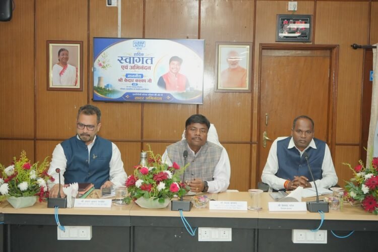 खनन प्रभावित वन भूमि के पुनरुद्धार में वैज्ञानिक वानिकी को सर्वोच्च प्राथमिकता : वन मंत्री केदार कश्यप