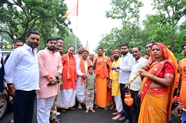 श्रावण के अंतिम सोमवार को अमरकंटक पहुंचे उप मुख्यमंत्री विजय शर्मा, मां नर्मदा के दर्शन कर प्रदेशवासियों की सुख-समृद्धि की कामना की