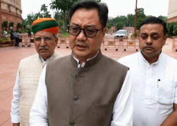 सरकार सदन में सभी सवालों का जवाब देने के लिए तैयार, विपक्षी दल करें सहयोग :केंद्रीय संसदीय कार्य मंत्री