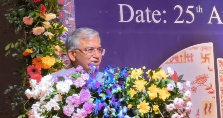 BLO के साथ मुख्य निर्वाचन आयुक्त ज्ञानेश कुमार का संवाद, कहा-हर पात्र मतदाता का नाम लिस्ट में जोड़ना सर्वोच्च प्राथमिकता