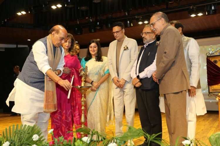 राजनाथ सिंह ने नोएडा में अत्याधुनिक डायग्नोस्टिक सेंटर का उद्घाटन किया