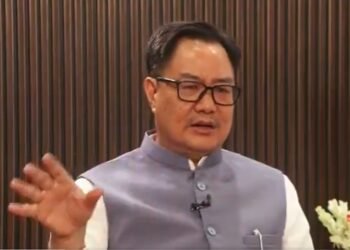अभिजीत दीपके पर किरण रिजिजू का हमला, बोले- छात्रों के आंदोलन को हाईजैक करने की कोशिश