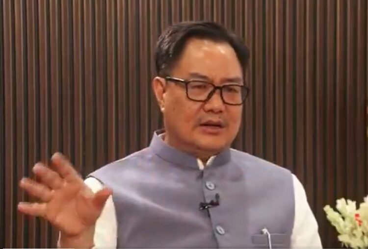 अभिजीत दीपके पर किरण रिजिजू का हमला, बोले- छात्रों के आंदोलन को हाईजैक करने की कोशिश