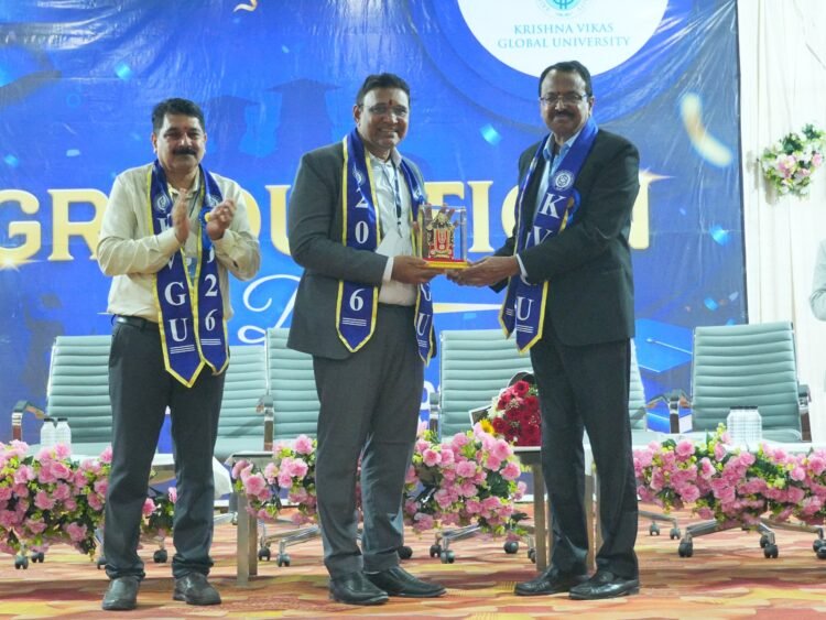 कृष्णा विकास ग्लोबल यूनिवर्सिटी में ग्रेजुएशन डे 2026 का आयोजन