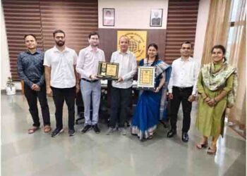 नगर राजभाषा कार्यान्वयन समिति, भिलाई-दुर्ग की 63वीं छमाही बैठक में भारतीय प्रौद्योगिकी संस्थान भिलाई (IIT Bhilai) को ‘आरोहण पुरस्कार’एवं रेशमा बानो को ‘विशिष्ट सेवा सम्मान’