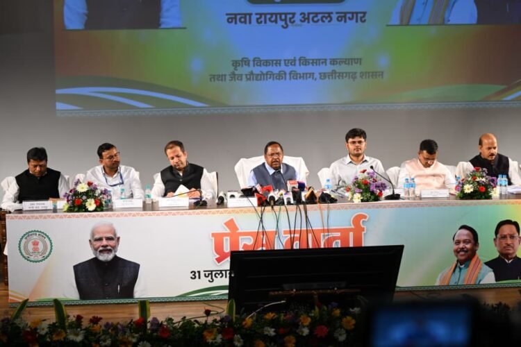 भरपूर खाद-बीज, मजबूत योजनाएं और आधुनिक खेती से समृद्धि की राह पर छत्तीसगढ़ का किसान
