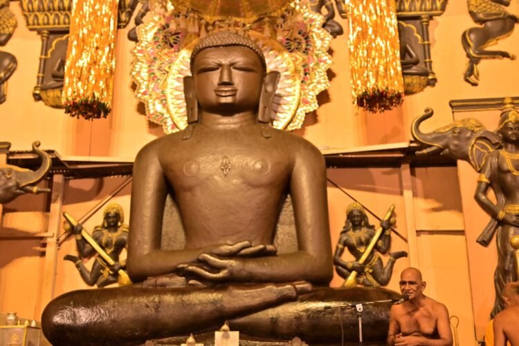 दान और भक्ति से निखरता है जीवन, सिद्धत्व ही आत्मा का अंतिम लक्ष्य : निर्यापक मुनि श्री समतासागर महाराज