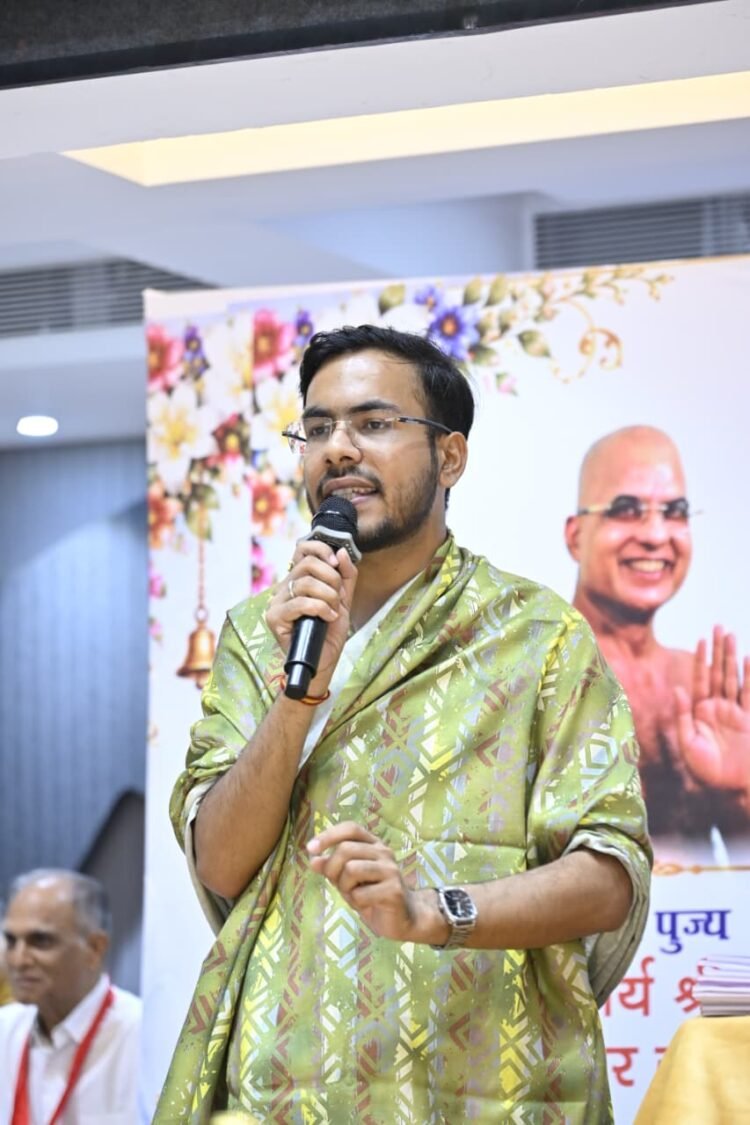देश के प्रतिष्ठित मंचों की पहली पसंद बन रहे हैं कवि हृदय विकर्ष शास्त्री