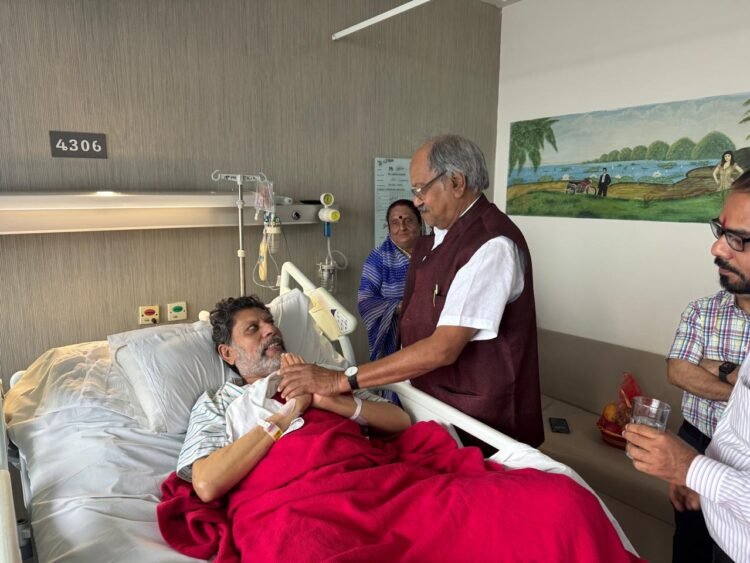 भाजपा प्रदेश अध्यक्ष किरण सिंह देव से मिले सांसद बृजमोहन अग्रवाल, शीघ्र स्वास्थ्य लाभ की कामना
