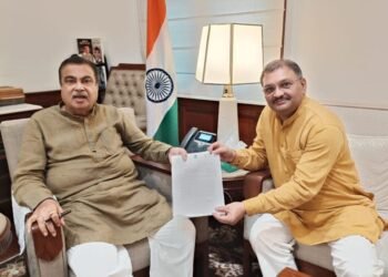 कवर्धा को मिलेगी बेहतर सड़कें! सांसद संतोष पांडेय ने गडकरी से की बड़ी मांग
