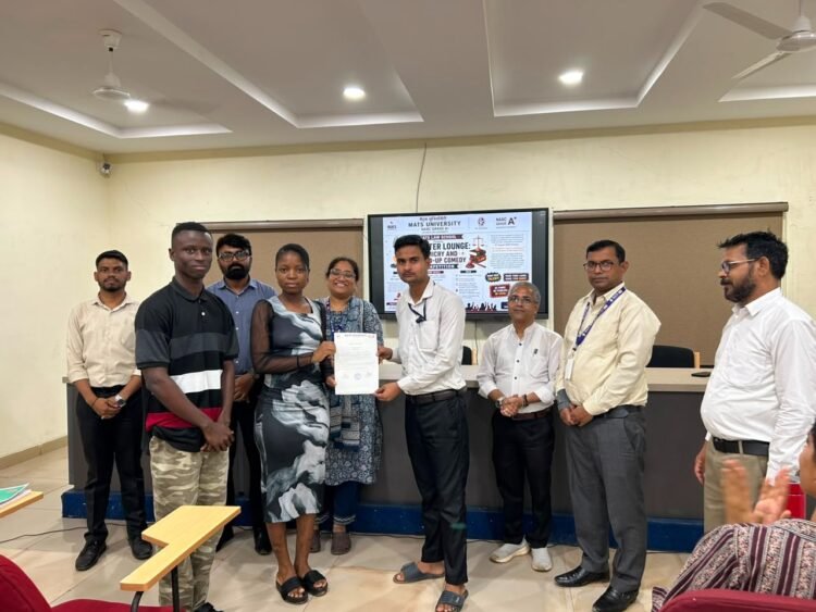 मानसिक स्वास्थ्य को बढ़ावा देने के उद्देश्य से MATS लॉ स्कूल में “लाफ्टर लाउंज: मिमिक्री एवं स्टैंड-अप कॉमेडी प्रतियोगिता” का सफल आयोजन