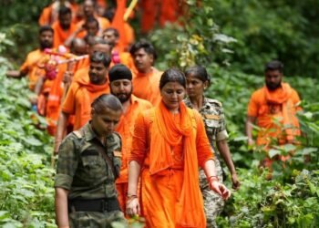 नदी, पहाड़, और घने जंगल को पार करते हुए नई ऊर्जा के साथ आगे बढ़ रही विधायक भावना बोहरा और कांवड़ियों की 151 किमी कांवड़ पदयात्रा