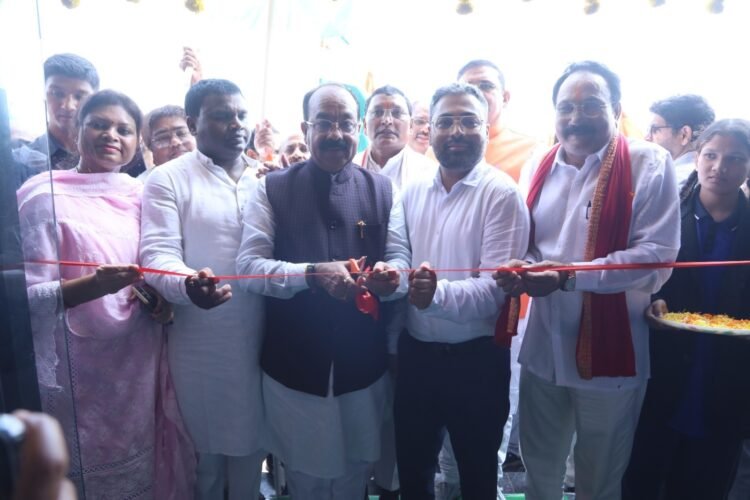 उप मुख्यमंत्री अरुण साव ने बहुउद्देशीय मिनी स्टेडियम और इनडोर हॉल का किया लोकार्पण