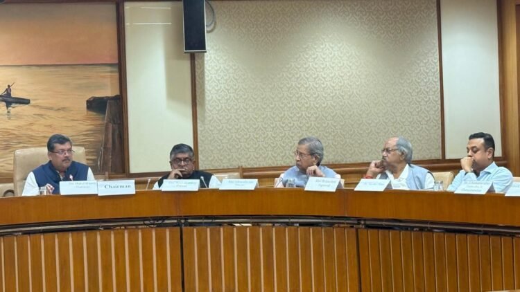 राष्ट्रीय परीक्षा एजेंसी को अधिक पारदर्शी, जवाबदेह और विश्वसनीय बनाने पर जोर – समिति बैठक में शामिल हुए सांसद बृजमोहन अग्रवाल