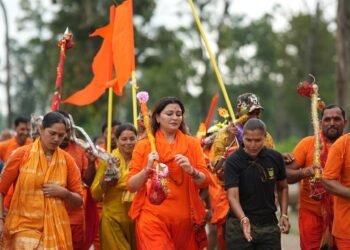 भोले की भक्ति में विधायक भावना बोहरा संग दौड़े कांवड़िये, 151 किमी की यात्रा के चौथे दिन गौरकांपा से मोहतरा पहुँची कांवड़ यात्रा, क्षेत्र में हुआ भव्य स्वागत