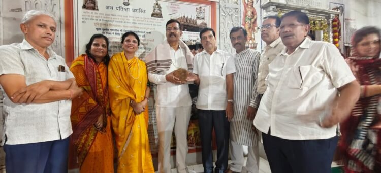 चमत्कारी जैन दादाबाड़ी में विधायक मोतीलाल साहू ने छत्तीसगढ़ की समृद्धि हेतु की पूजा अर्चना
