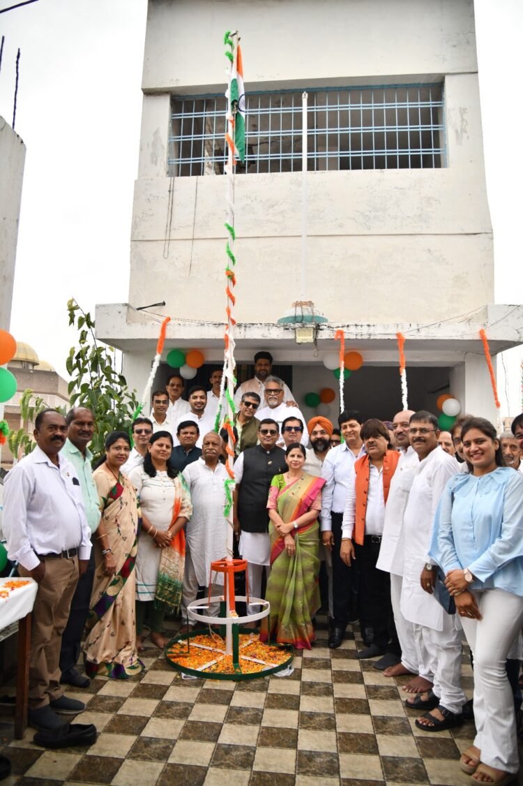 राष्ट्रीय पर्व स्वतंत्रता दिवस के अवसर पर चेम्बर भवन में ध्वजारोहण संपन्न