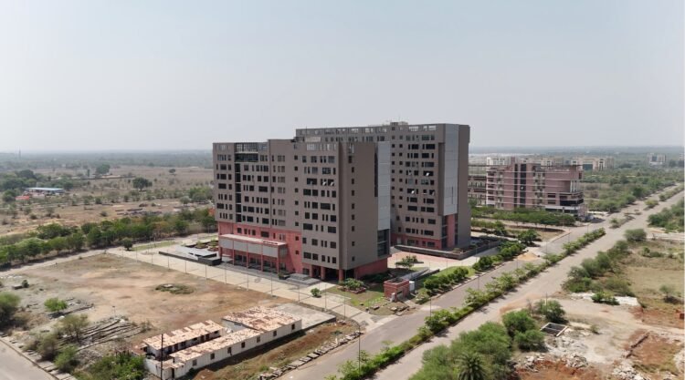 औद्योगिक निवेश से रोजगार का नया आधार बन रहा नवा रायपुर अटल नगर,राजधानी से रोजगारधानी की ओर बढ़ता नवा रायपुर
