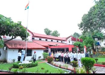 छत्तीसगढ़ लोक आयोग में गरिमामय ढंग से मनाया गया स्वतंत्रता दिवस, न्यायमूर्ति आई.एस. उबोवेजा ने किया ध्वजारोहण