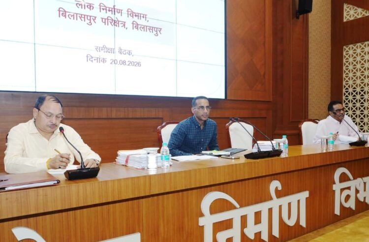 लोक निर्माण विभाग के सचिव ने निर्माण कार्यों में तेजी लाने, गुणवत्ता एवं समय-सीमा का विशेष ध्यान रखने के दिए निर्देश
