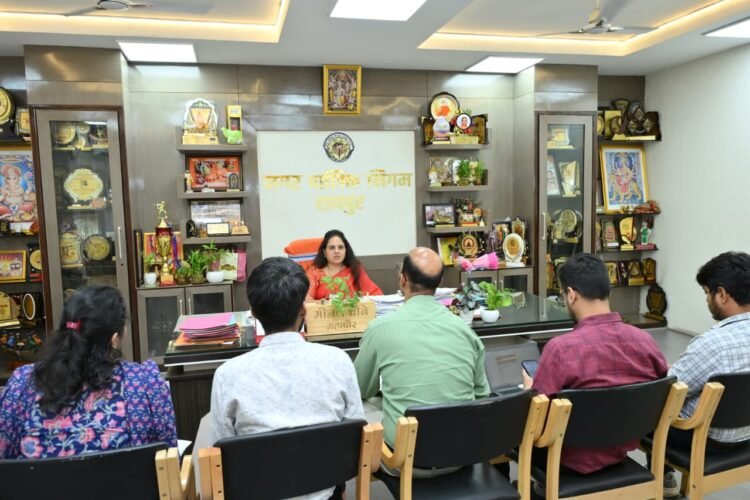 रायपुर में स्वच्छता व्यवस्था को लेकर महापौर की सख्ती, डोर-टू-डोर कचरा कलेक्शन और शौचालय कार्यों में तेजी के निर्देश
