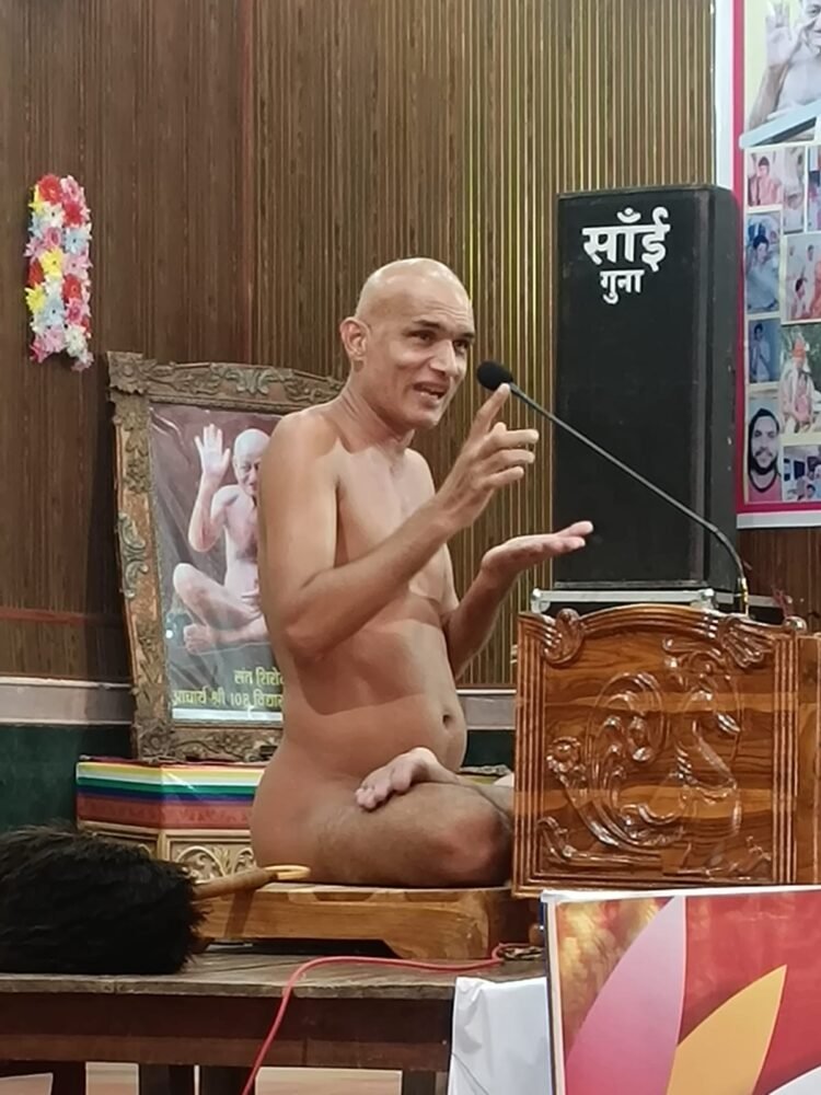 राघौगढ़ में श्रमण धारा प्रवचन माला,वर्तमान में बेटा अपने पिता को अंतिम संस्कार में मुखाग्नि देने का अधिकार भी भूल गया