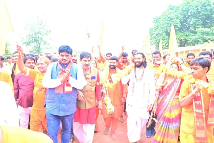 सामाजिक सद्भाव और भक्ति का संदेश लेकर निकली विशाल कांवड़ यात्रा