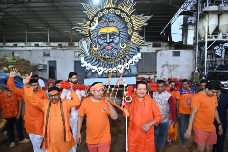 नीलांचल सेवा समिति की ऐतिहासिक कांवड़ यात्रा: नरसिंहनाथ से बसना तक उमड़ा आस्था का जनसैलाब, विधायक डॉ. संपत अग्रवाल ने संभाली अगुवाई