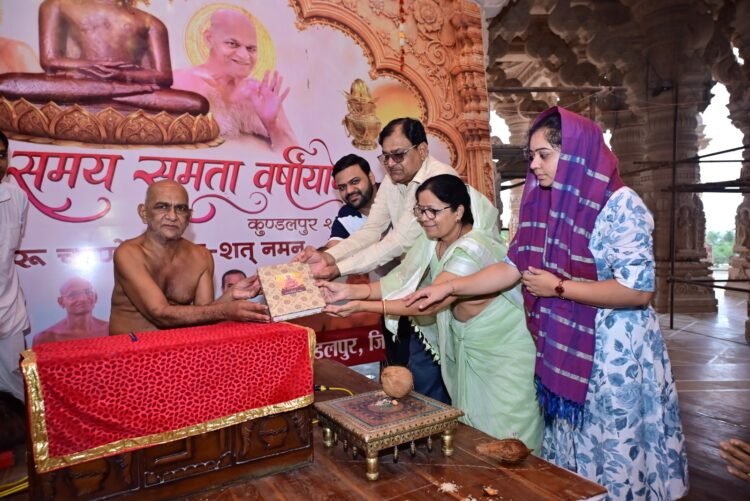 “जीवन को समझ लिया तो संगीत,नहीं समझा तो सिरदर्द,साधनों का उपयोग करें,उपभोग और आसक्ति से बचें”—निर्यापक श्रमण मुनि श्री समतासागर जी महाराज