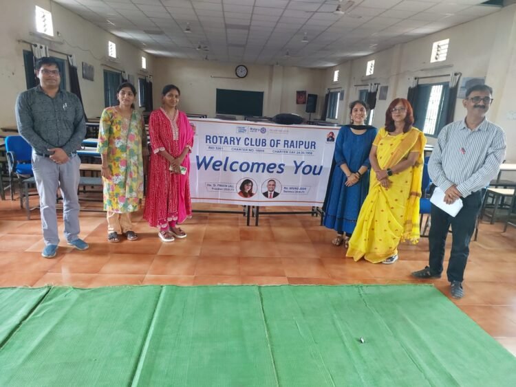 कहानियों से रोशन हुई अमलीडीह स्कूल की सुबह, बच्चों ने किरदार बनकर खूब लगाए ठहाके
