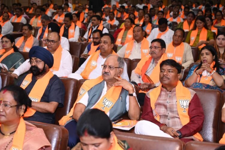 प्रधानमंत्री नरेंद्र मोदी के 25 वर्षों का सेवा काल अतुलनीय और अनुकरणीय: सांसद बृजमोहन अग्रवाल