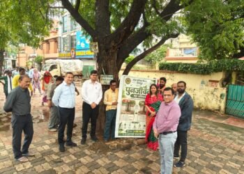 प्रोजेक्ट पुनर्जीवन: रायपुर में पेड़ों के चारों ओर से हटेंगे कंक्रीट घेरे और ट्री गार्ड