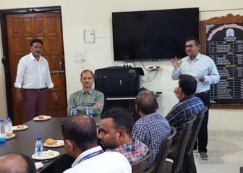 नगर राजभाषा कार्यान्वयन समिति (नराकास), रायपुर के तत्वावधान में वैगन रिपेयर शॉप, (डब्ल्यू आर एस) रायपुर में राजभाषा संगोष्ठी का आयोजन