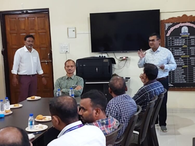 नगर राजभाषा कार्यान्वयन समिति (नराकास), रायपुर के तत्वावधान में वैगन रिपेयर शॉप, (डब्ल्यू आर एस) रायपुर में राजभाषा संगोष्ठी का आयोजन