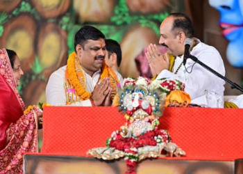 पंडित प्रदीप मिश्रा ने स्कूलों में मंत्रोच्चारण की पहल को सराहा, बोले- संस्कारवान पीढ़ी के निर्माण में सहायक