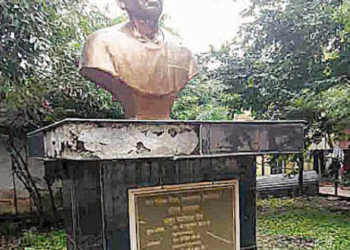 राजनांदगांव में महापुरुषों की प्रतिमाएं बदहाल, कहीं टूटी तो कहीं धूल से ढकी; रखरखाव पर उठे सवाल