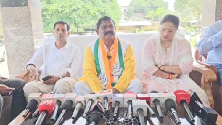 विश्व आदिवासी दिवस पर BJP की चुप्पी को लेकर कांग्रेस हमलावर, अमरजीत भगत बोले- ‘आदिवासी समाज BJP से नाराज’