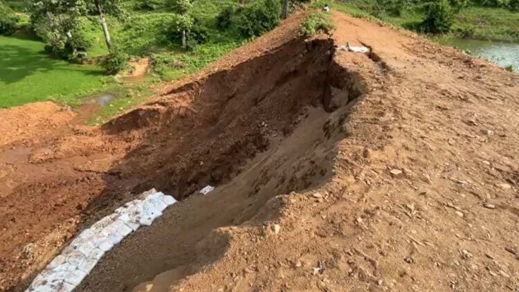 बेल्हारी बांध की मरम्मत पर सवाल, 2.68 करोड़ का काम 3 महीने में बेअसर; पहली बारिश में बहने लगी मिट्टी