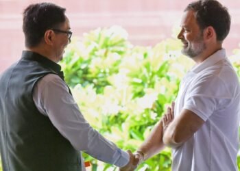 राहुल गांधी और किरेन रिजिजू की 50 मिनट बैठक, फिर भी नहीं टूटा संसद का गतिरोध