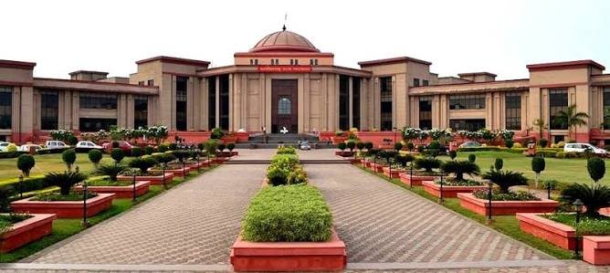 सेना पर आपत्तिजनक फेसबुक पोस्ट महंगी पड़ी, CISF कांस्टेबल की याचिका खारिज