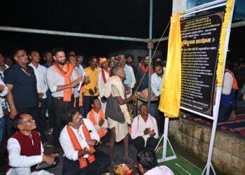 उप मुख्यमंत्री विजय शर्मा ने मुड़घुसरी में 1.48 करोड़ रुपए के तीन सड़क का किया भूमिपूजन