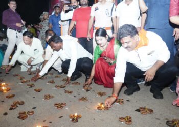 सेवा संकल्प अभियान : उप मुख्यमंत्री विजय शर्मा ने मां दंतेश्वरी मंदिर में दीप प्रज्ज्वलित कर किया ‘सेवा संकल्प अभियान’ का बस्तर में किया शुभारंभ