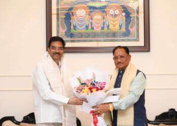 मुख्यमंत्री साय ने ओडिशा के राज्यपाल डॉ. हरि बाबू कंभमपति से की शिष्टाचार भेंट