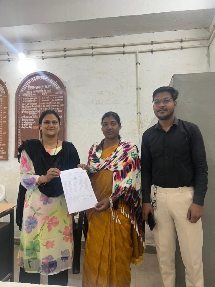 सेवा की कहानी : पहाड़ी कोरवा परिवारों को मिला अधिकार, जाति प्रमाण पत्र बना शिक्षा और शासकीय योजनाओं की राह आसान