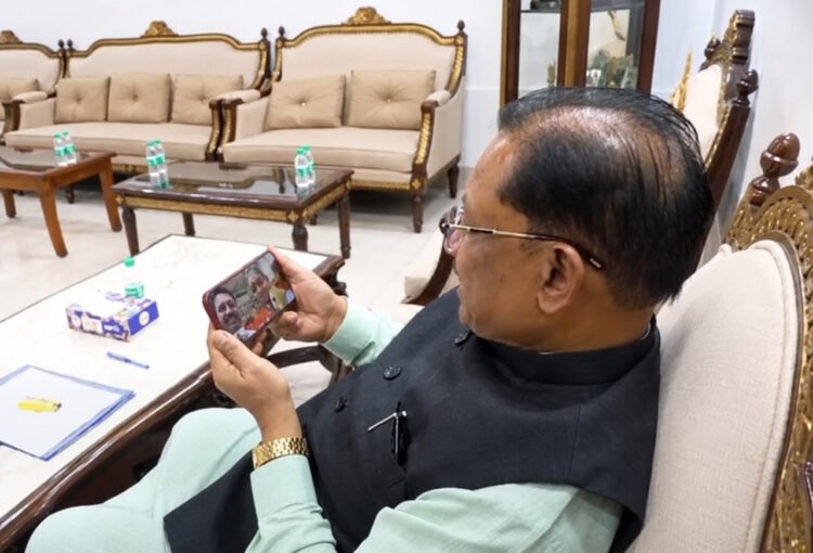 मुख्यमंत्री ने भारतीय महिला कबड्डी टीम की स्टार खिलाड़ी संजू देवी से फोन पर की आत्मीय बातचीत, स्वर्णिम सफलता के लिए दी बधाई…