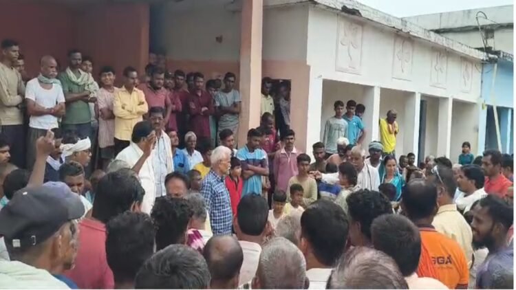 धर्मांतरित महिला के शव को दफनाने पर विवाद, हिंदू रीति से दाह संस्कार की सहमति के बाद मामला शांत