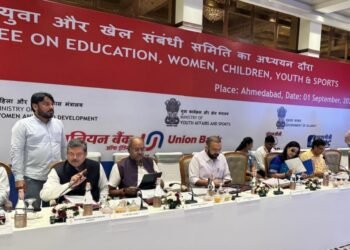 सांसद बृजमोहन अग्रवाल ने समिति बैठक में उठाया खेलों के विकास और खिलाड़ियों के भविष्य का मुद्दा