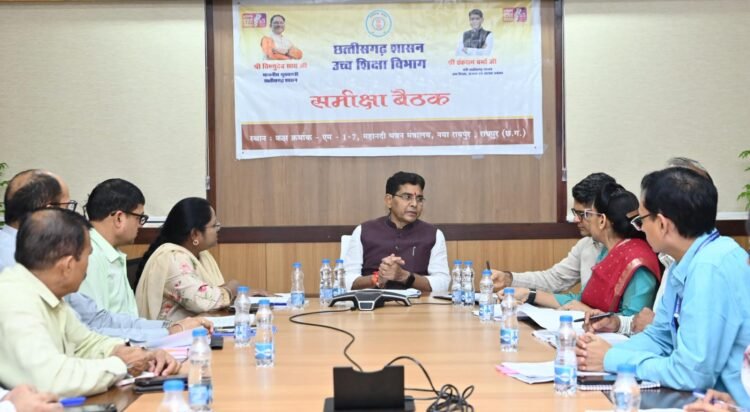 उच्च शिक्षा विभाग की समीक्षा बैठक में मंत्री टंक राम वर्मा सख्त, भर्ती-पदोन्नति में तेजी के निर्देश